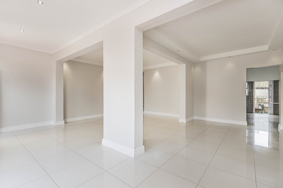 To Let 3 Bedroom Property for Rent in Green Point Western Cape